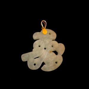 14 K Carved Jade Pendant Charm vintage Hong Kong Market